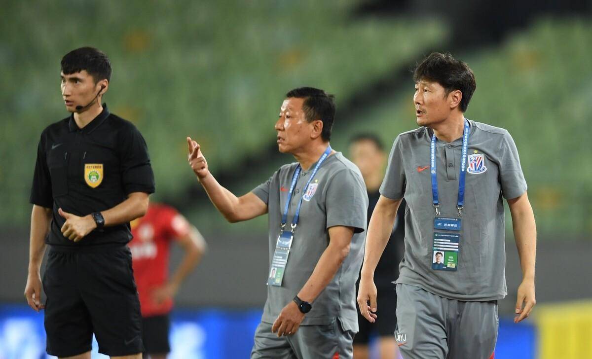 主教练实施全新战术，带领球队取得胜利